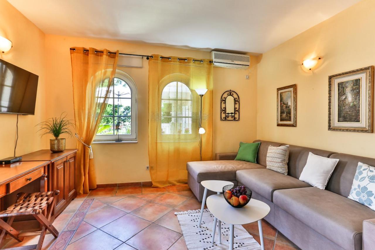 Damonte - Apartments And Rooms Budva Eksteriør billede