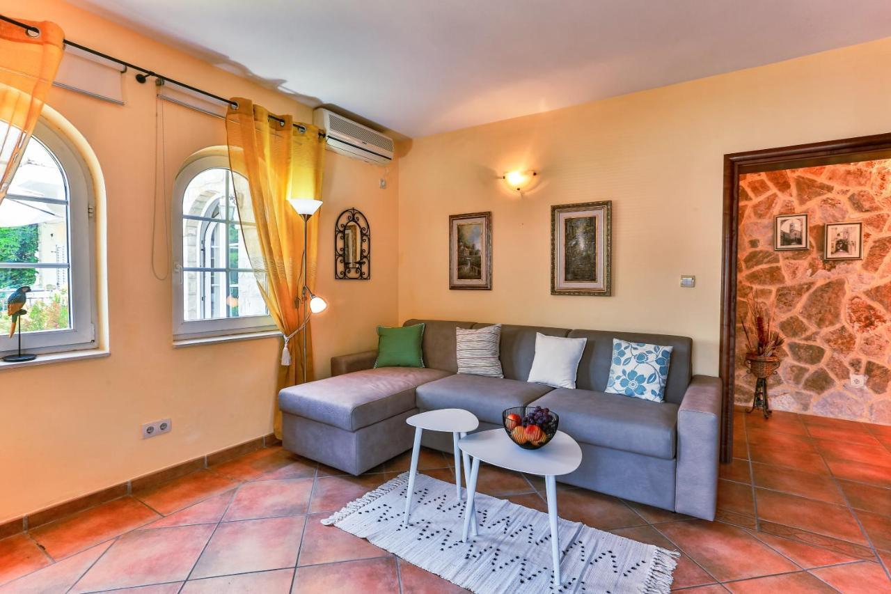 Damonte - Apartments And Rooms Budva Eksteriør billede
