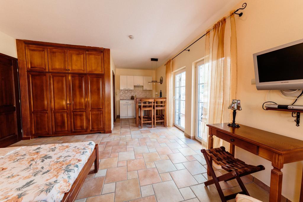 Damonte - Apartments And Rooms Budva Eksteriør billede