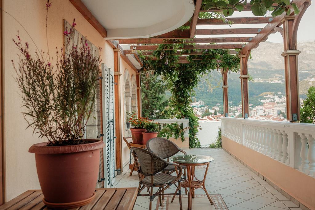 Damonte - Apartments And Rooms Budva Eksteriør billede