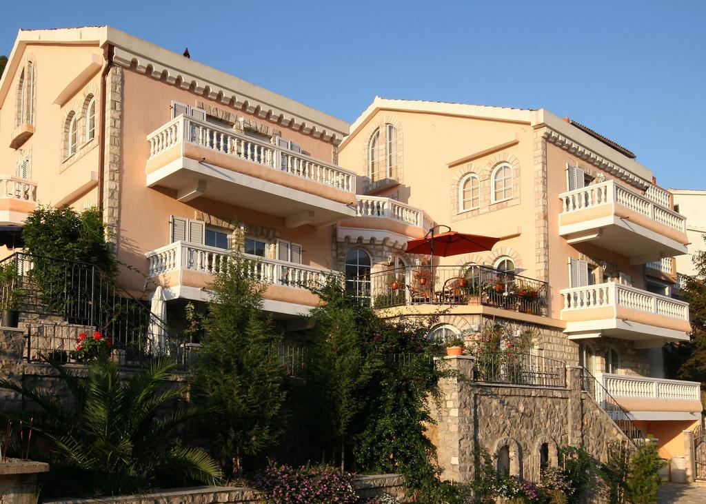 Damonte - Apartments And Rooms Budva Eksteriør billede
